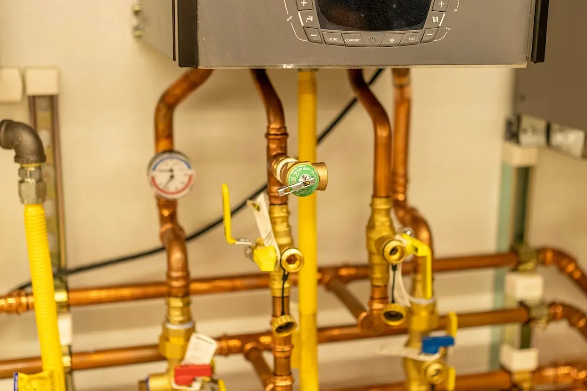 Licensed technician providing Slab Leak Repair for a homeowner in Globe